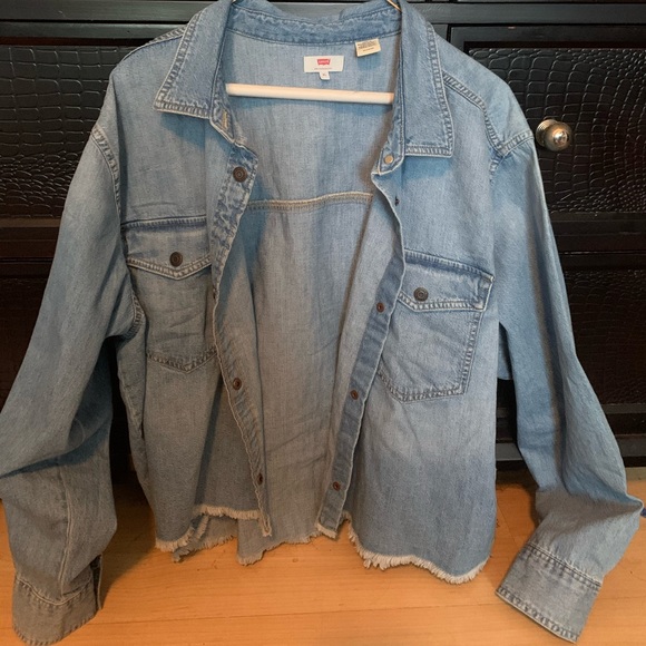 levi's lightweight jacket